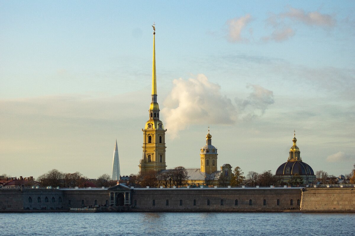 Петропавловский собор Санкт-Петербург Лахта центр