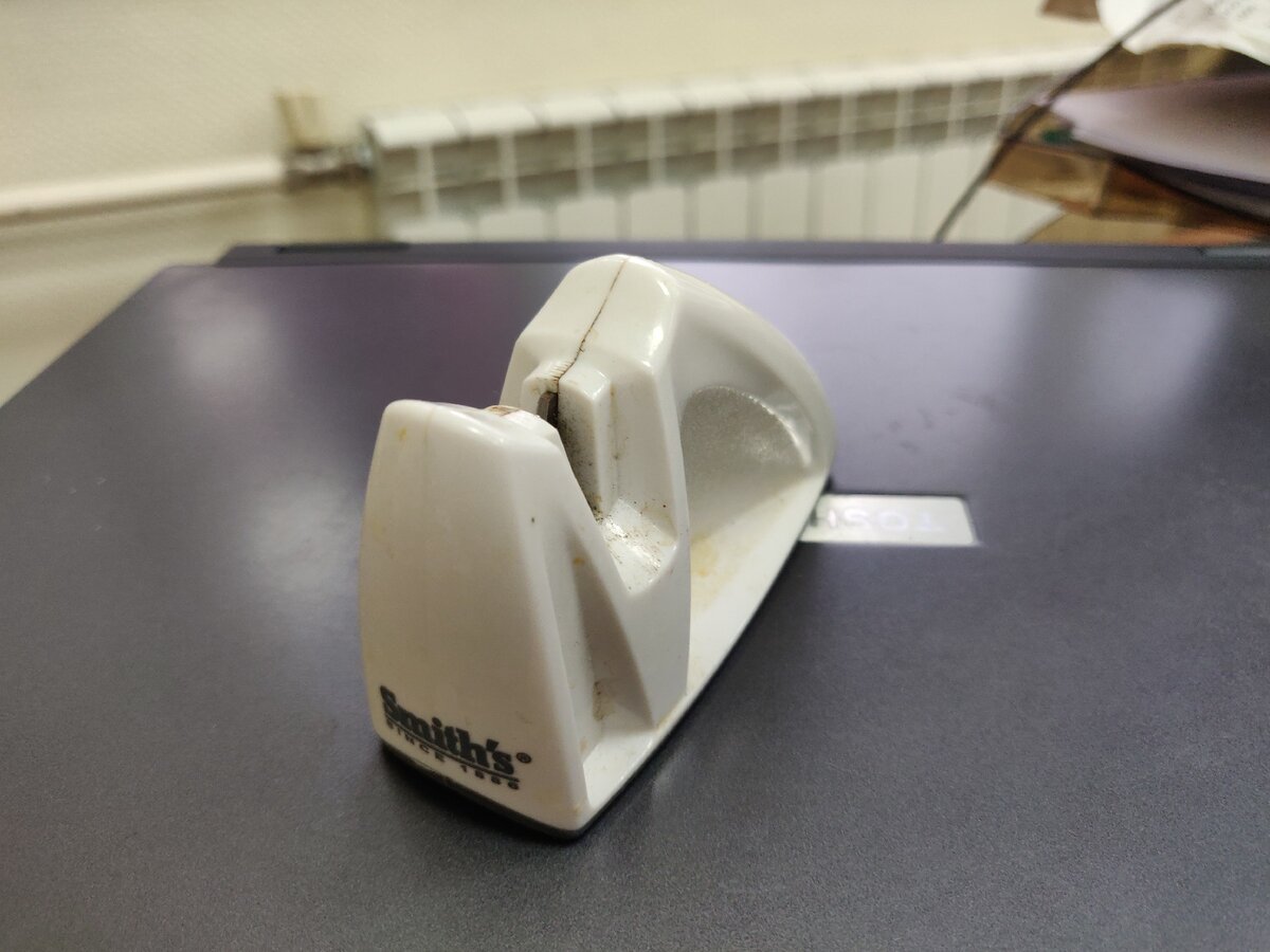 Первая точилка, точит в принципе неплохо