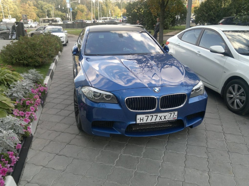 БМВ М5