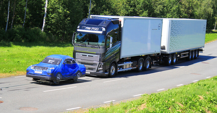На скорости до 72 км/ч система способна остановить автомобиль до столкновения с препятствием.