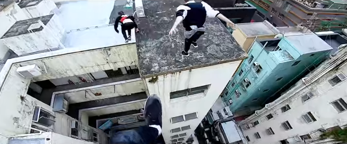 Активно затрагивается тема паркура в фильме.