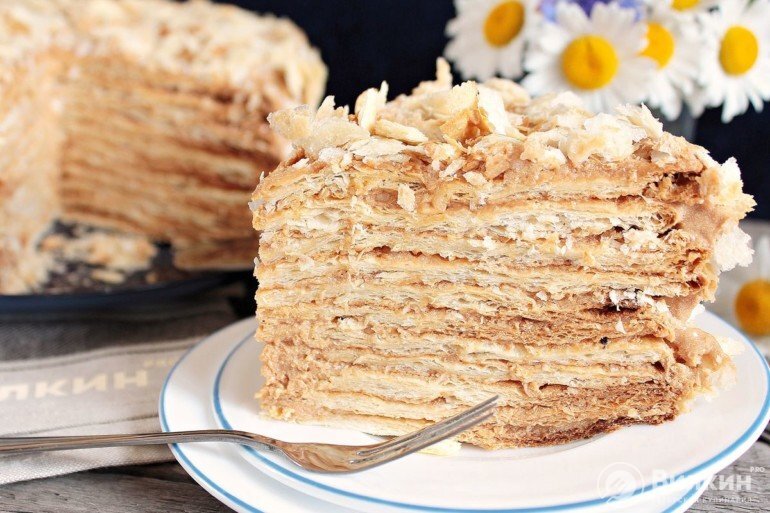 Ингредиенты
слоеное печенье 400 гр.
молоко 500 мл.
яйцо 2 шт.
сахар 50 гр.
мука 40 гр.
ванилин.
