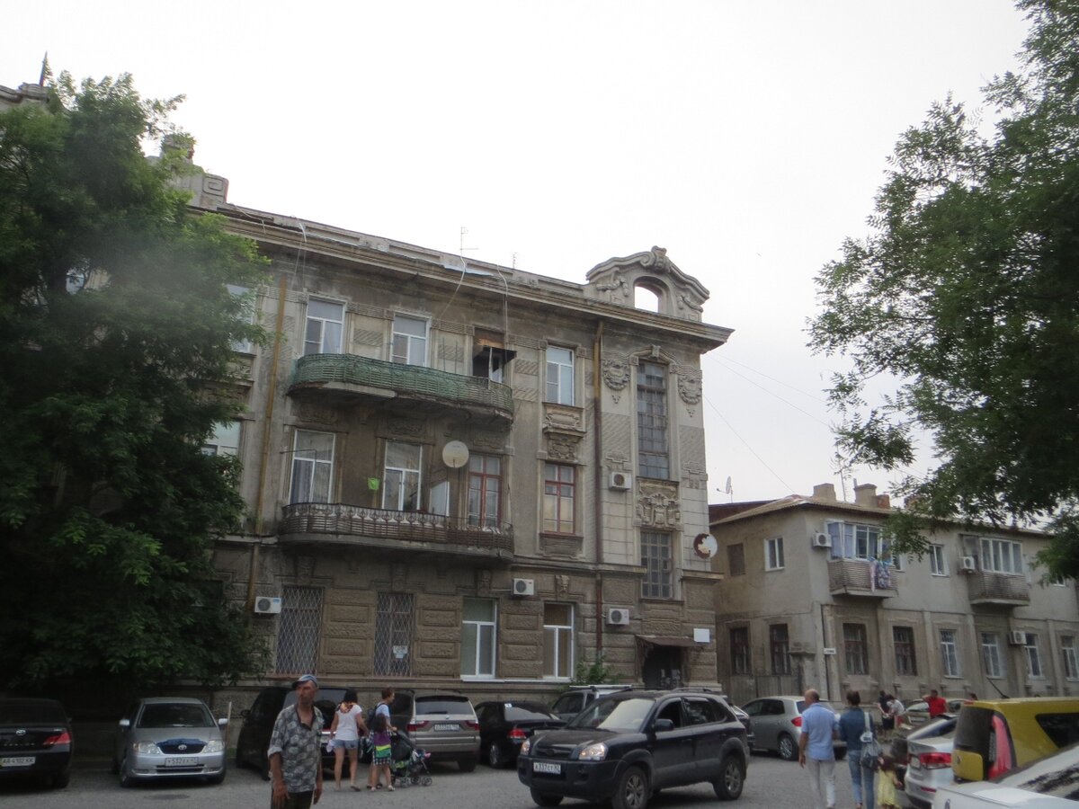 Улицы древней и прекрасной Евпатории.