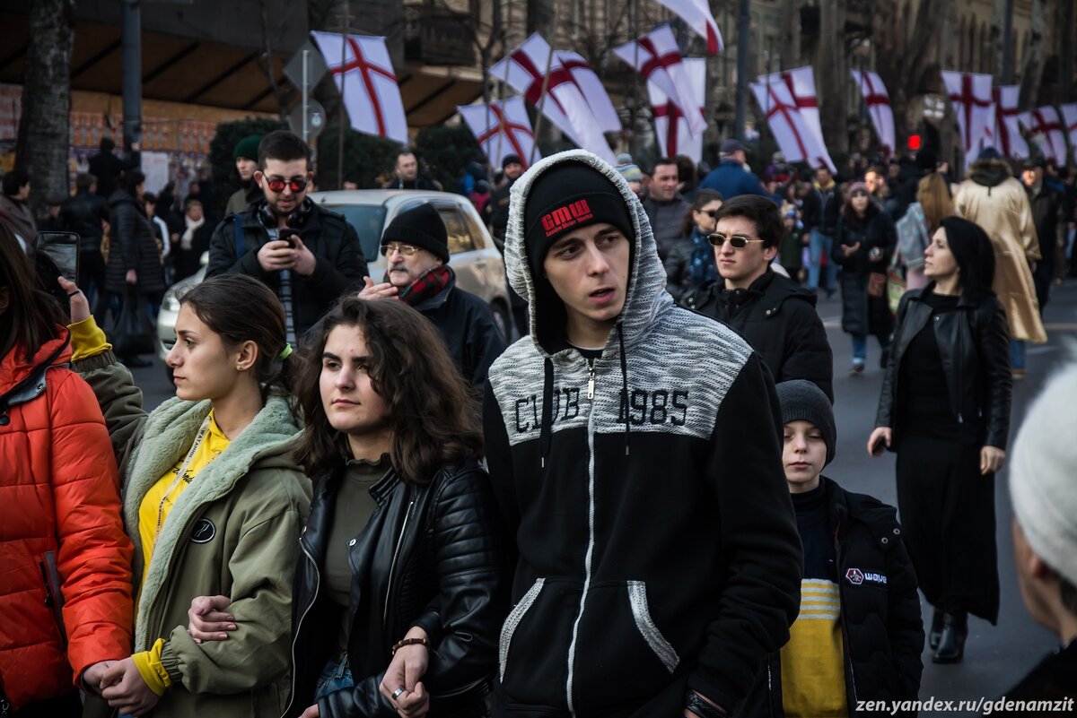 «Просто хочу домой»: подруга из Питера прожила в Грузии год, хочет вернуться в Россию. Почему?