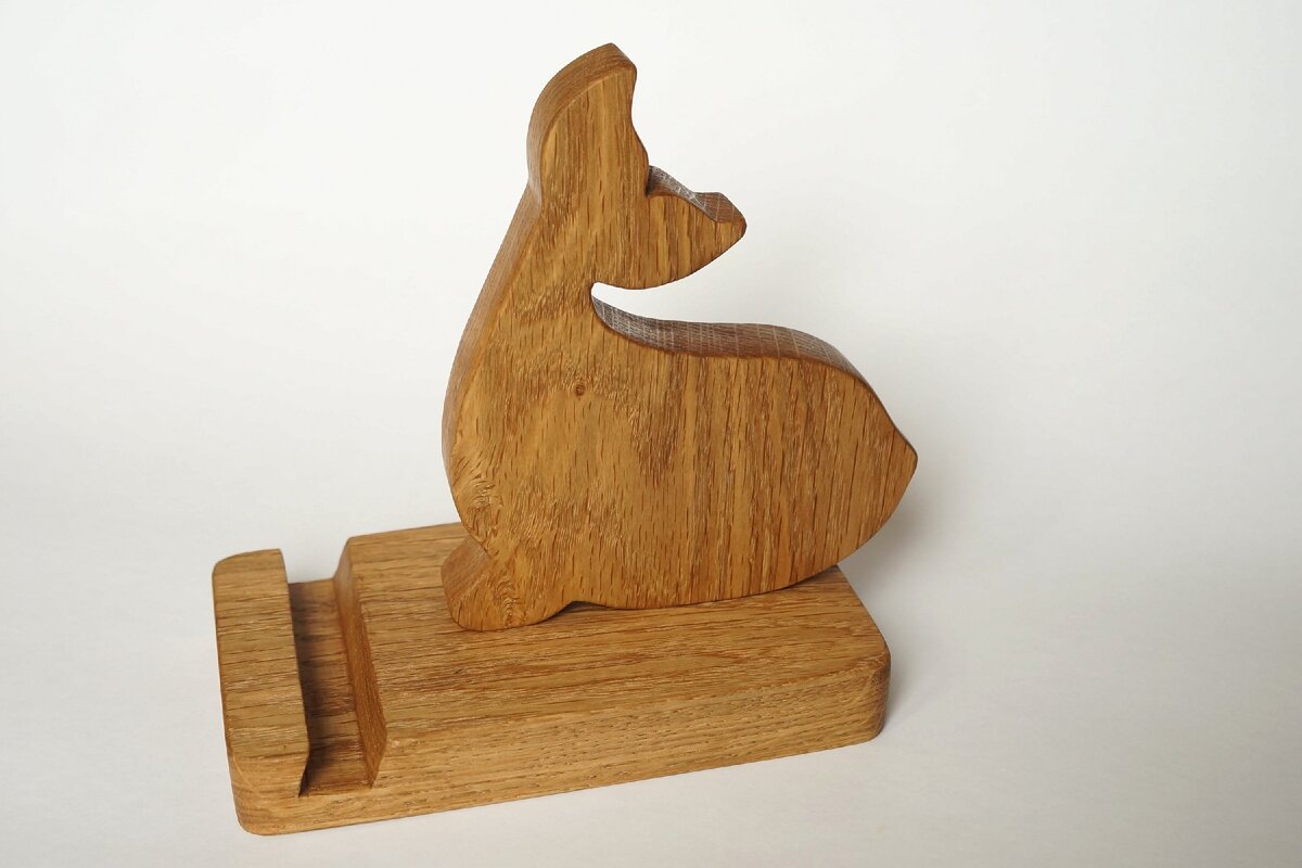 подставка для смартфона из дуба (работа автора)
