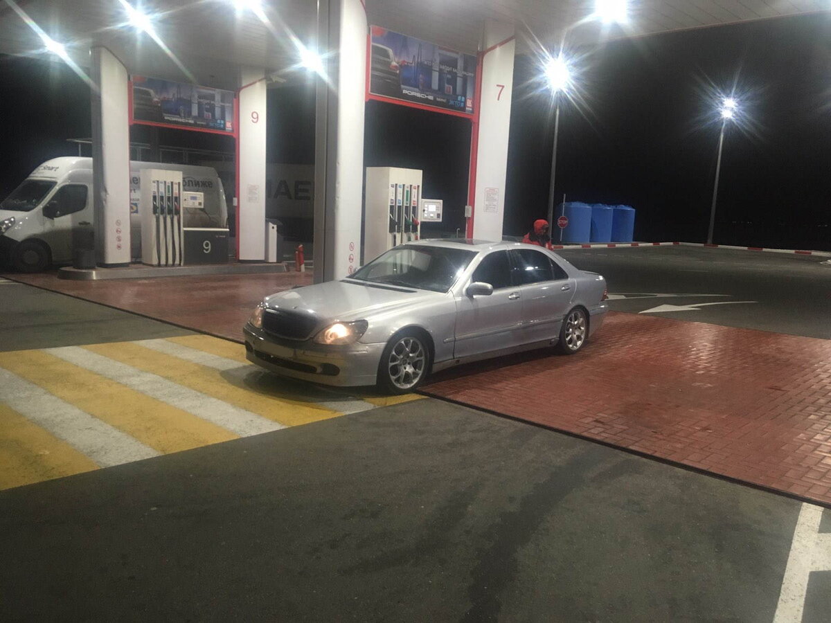 Фото на той самой заправке , на которую мы поехали 