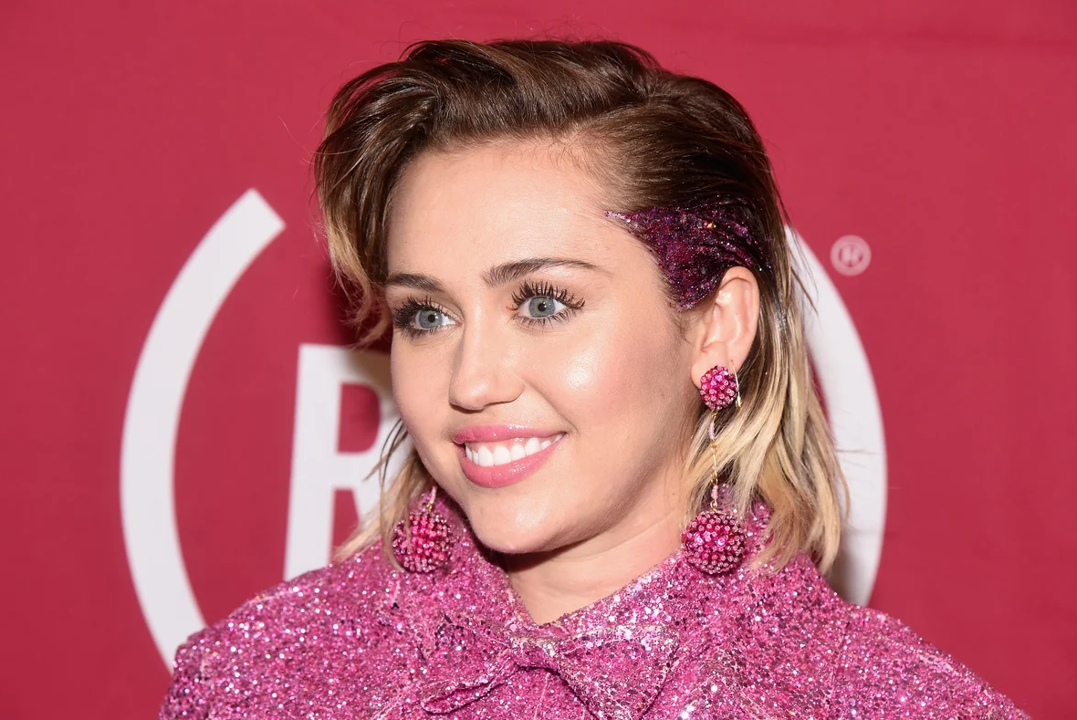 Майли Сайрус. Фото из открытого источника Яндекс.картинки.