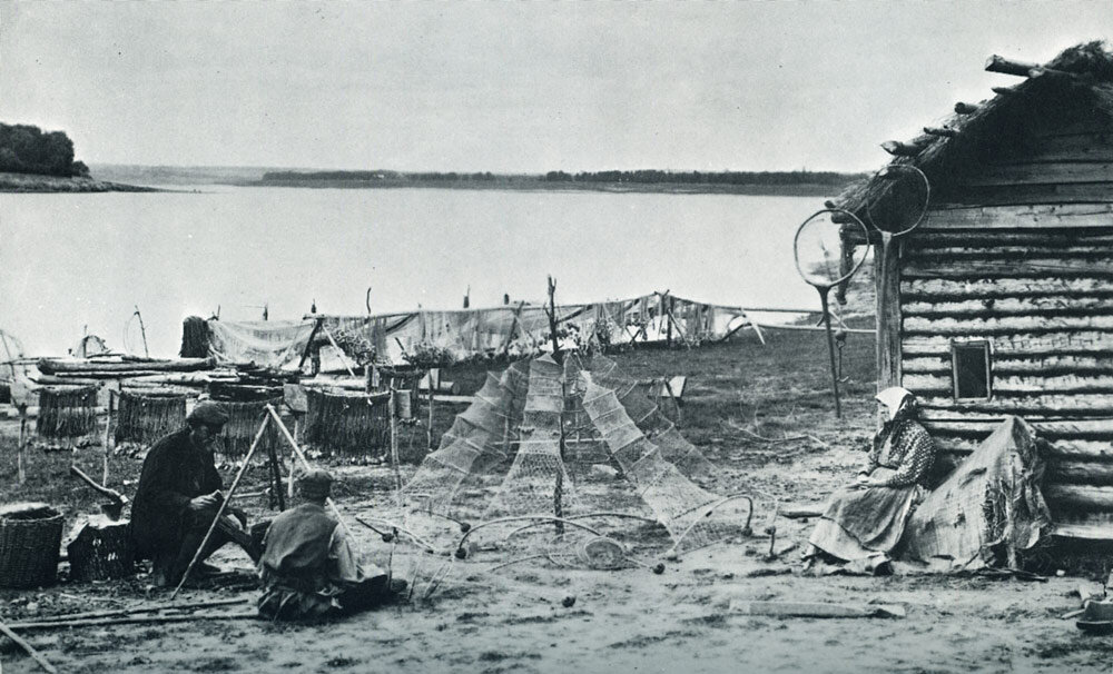 Торн архангельск. Максим Дмитриев фотограф. Максим Дмитриев, фотография Исток Волги. Максим Дмитриев фотограф Волга от истока до устья. Дмитриев фотограф Волга.