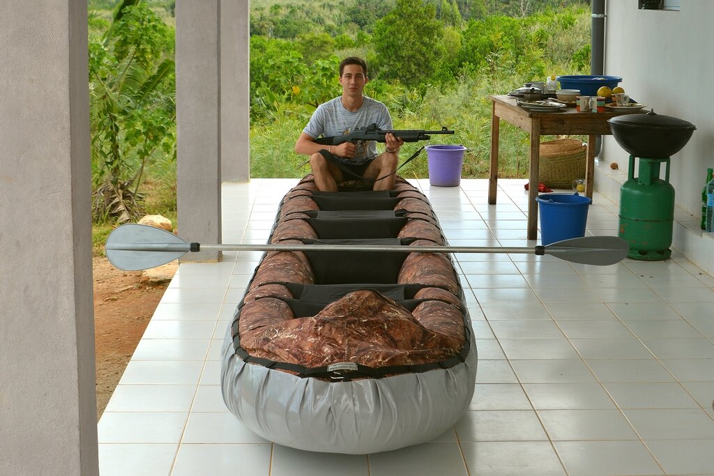 2. С вечера подготовили оружие и снарягу.

