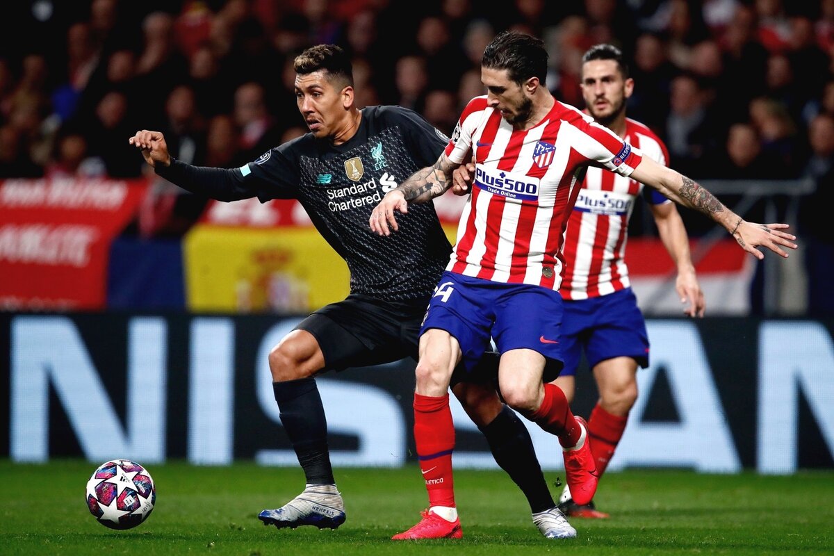 Роберто Фирмино против Шиме Врсалько