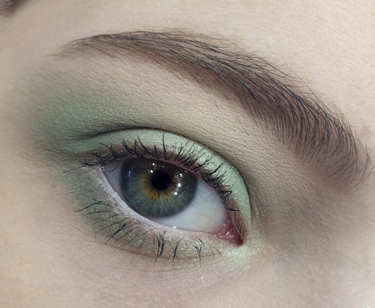 Used: Colourpop "Mint to be" palette