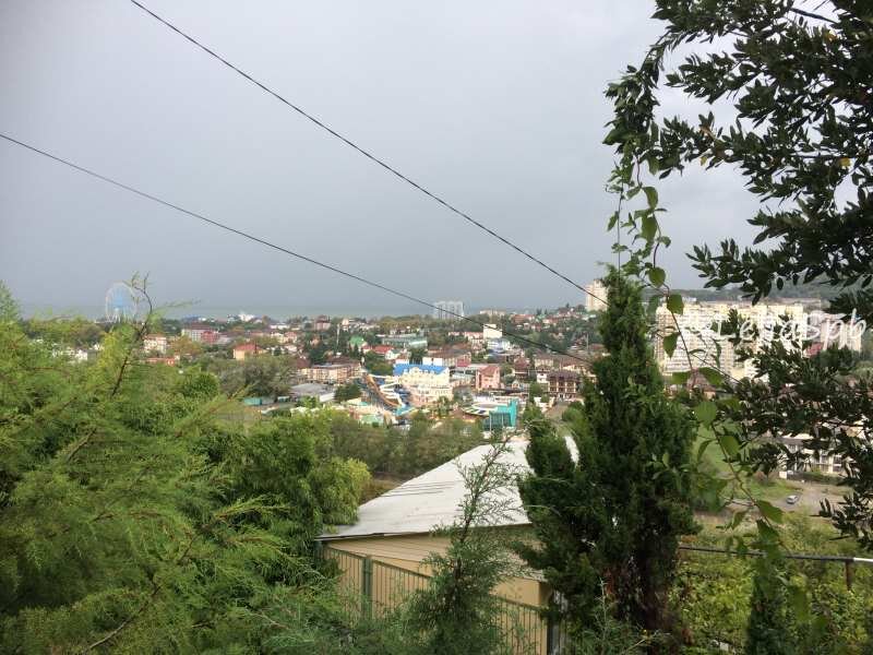 Фото из личного архива.Поднимаемся в гору.