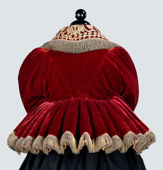 Шугай со спины