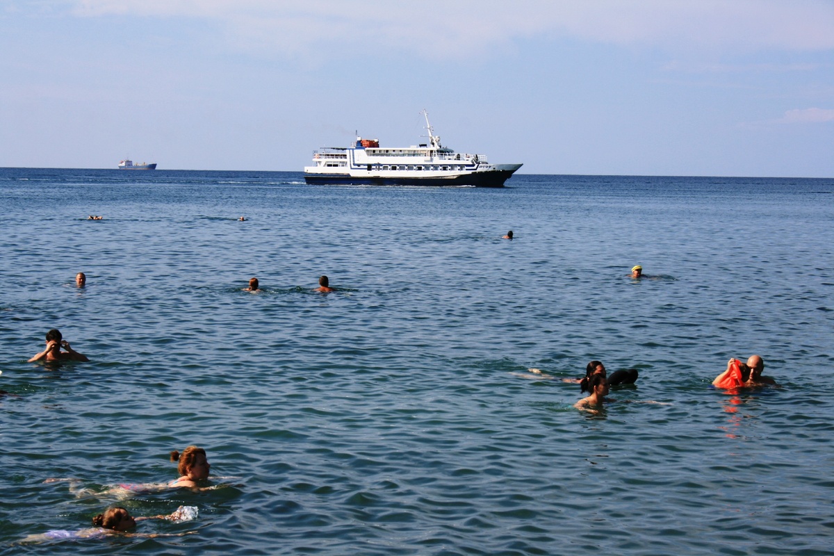 На этом судне мы отправились в Коктебель