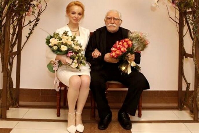 Свадьба Джигарханяна и Цымбалюк-Романовской. Фото из Интернета