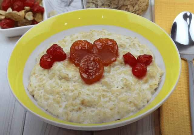 Овсяная каша на молоке и воде без сахара