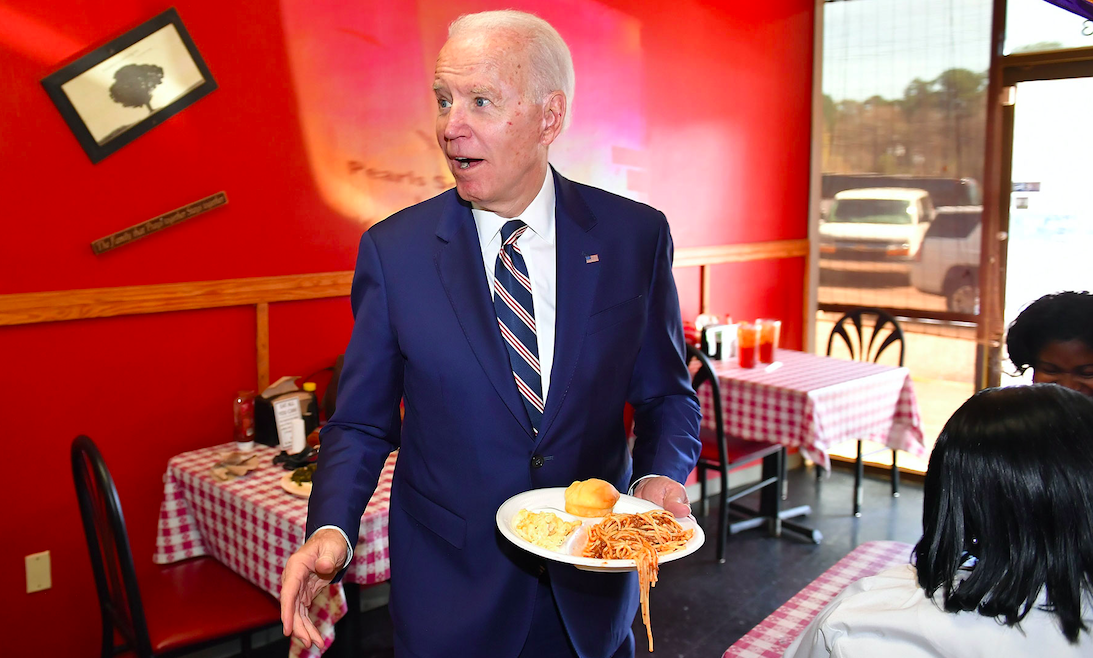 Джо Байден в ресторане