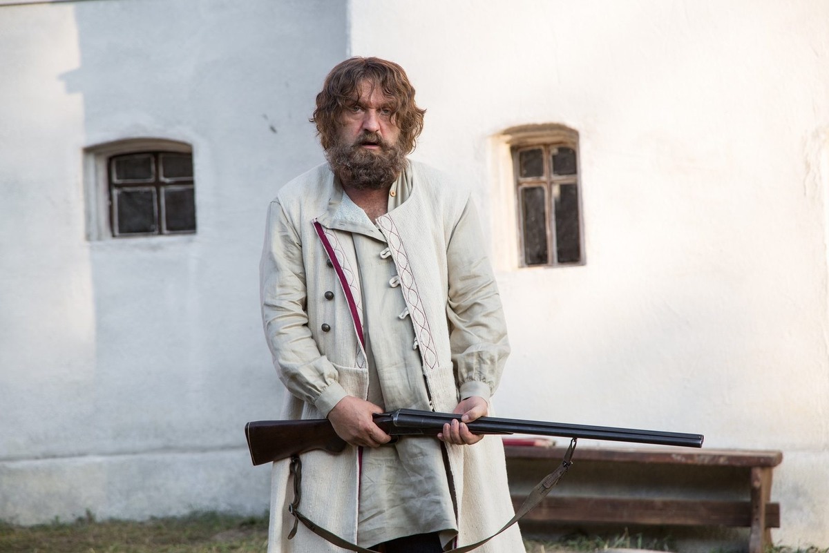 В сериале "Угрюм-река" Фото:https://www.kino-teatr.ru/kino/movie/ros/135353/foto/i3/950255/