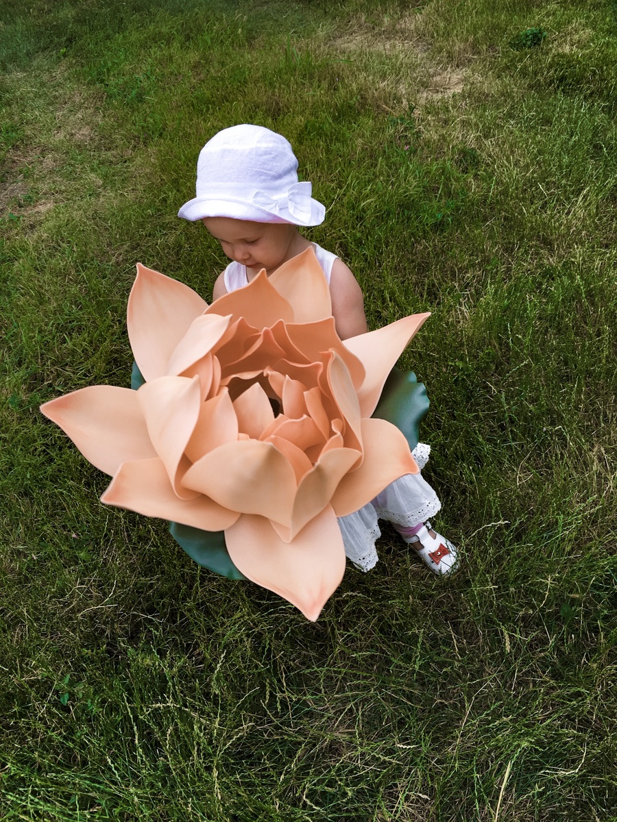 Лотос из изолона