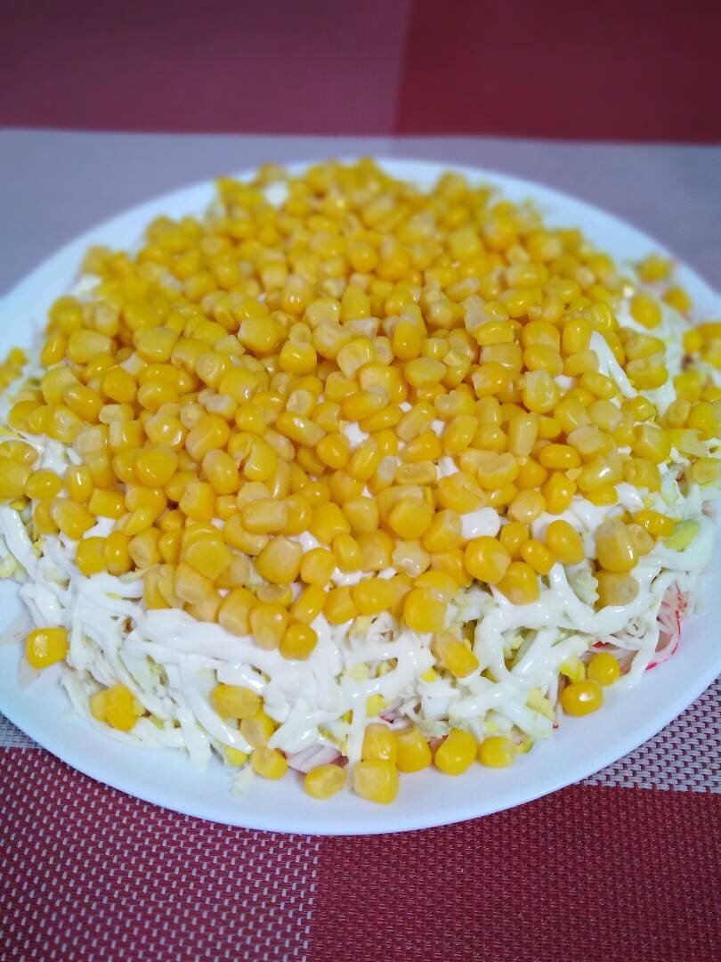 Салат из кукурузы пошагово. Салат в виде кукурузы. Салат из кукурузы пошагово. Салат из кукурузы пошагово. Салат из курицы и кукурузы и риса рецепт.