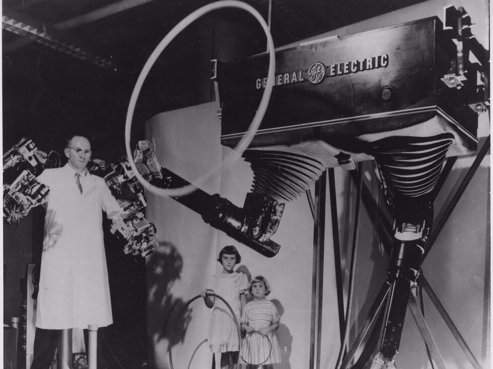 Ральф Мошер и «Human Augmentation Research and Development Investigation manipulator»