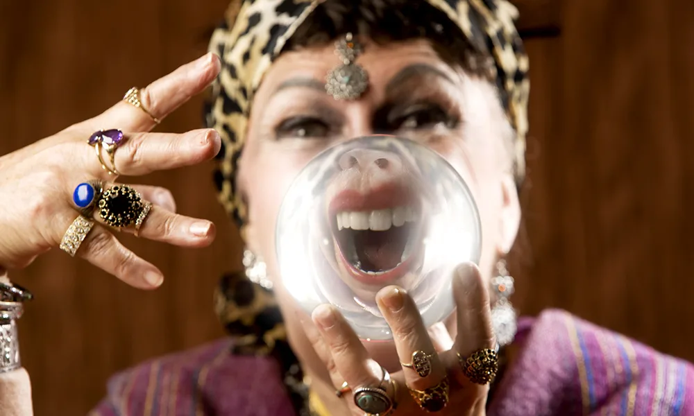 Если заговор предполагает поход на кладбище за земелькой - подумайте, стоит ли чужая выдумка твоих напряжений. Не рекомендую по многим причинам. 