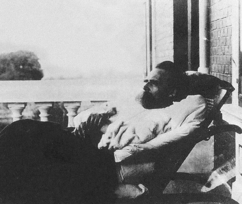 Больной Ницше в доме матери. Источник: wikimedia.org