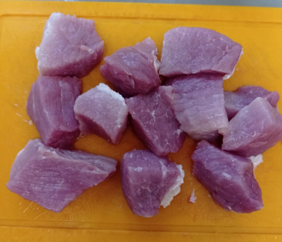 Полная кастрюлька с мясом на несколько дней. А гарнир к нему любой, свежеприготовленный Полная кастрюлька с мясом на несколько дней. А гарнир к нему любой, свежеприготовленный