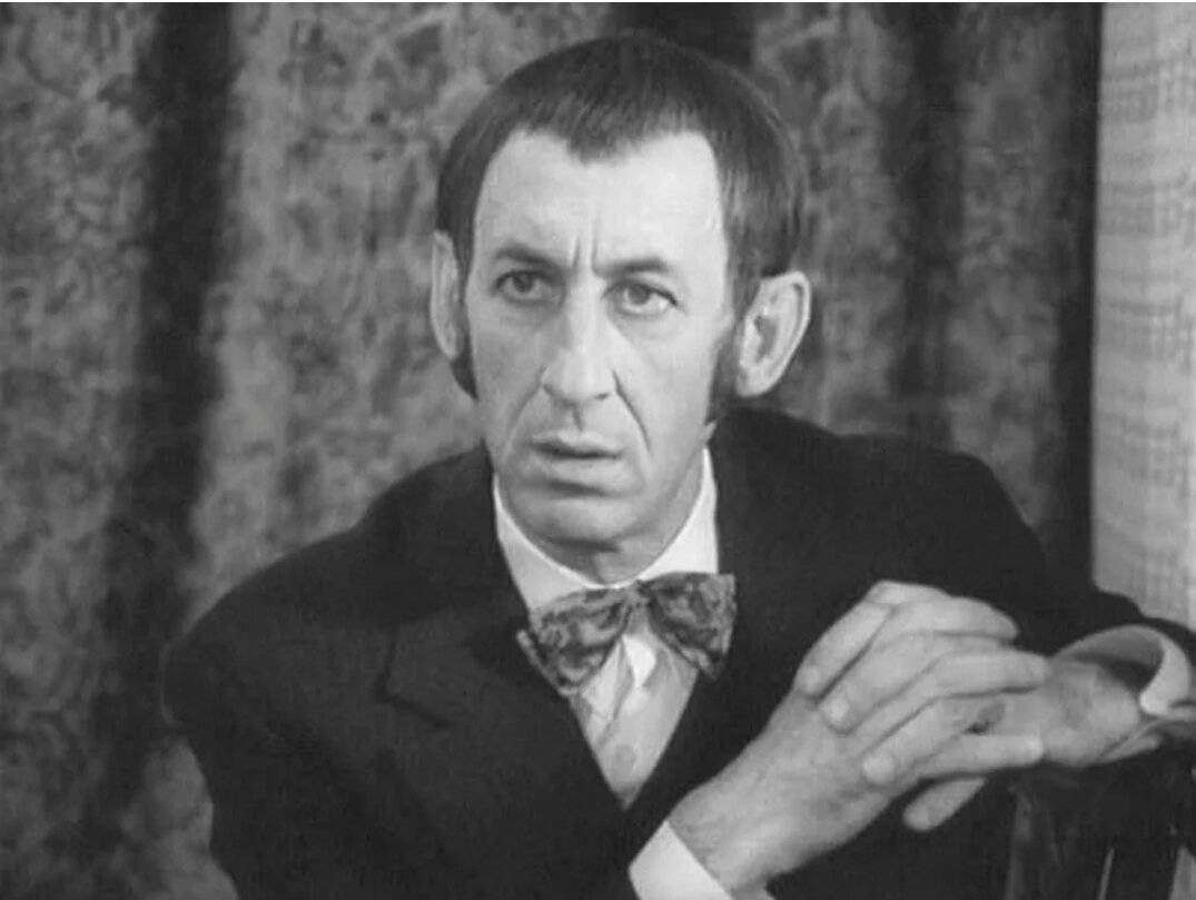 Изображение со страницы https://fotoxcom.ru/%D0%B2%D0%BB%D0%B0%D0%B4%D0%B8%D0%BC%D0%B8%D1%80-%D0%B1%D0%B0%D1%81%D0%BE%D0%B2-%D0%B1%D0%B8%D0%BE%D0%B3%D1%80%D0%B0%D1%84%D0%B8%D1%8F-%D1%84%D0%BE%D1%82%D0%BE/