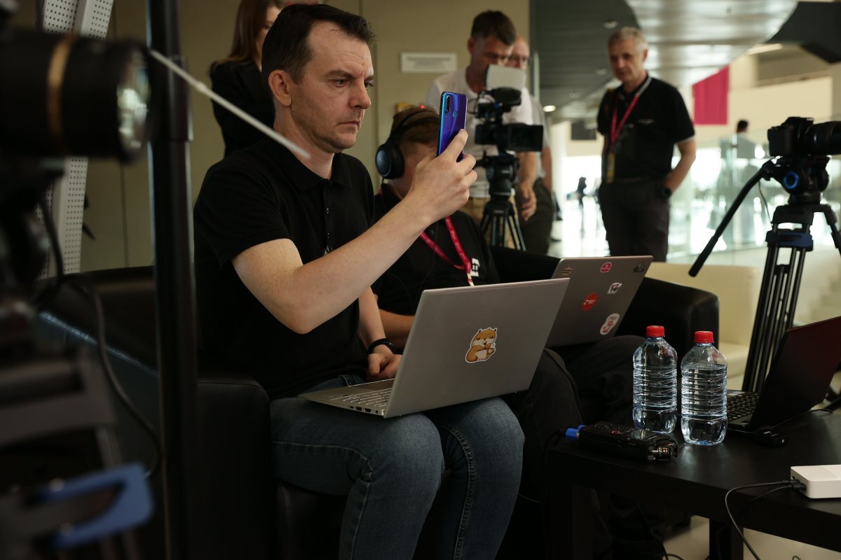 Проголосовать можно будет с собственного смартфона.  Фото: ФедералПресс / Иван Кабанов