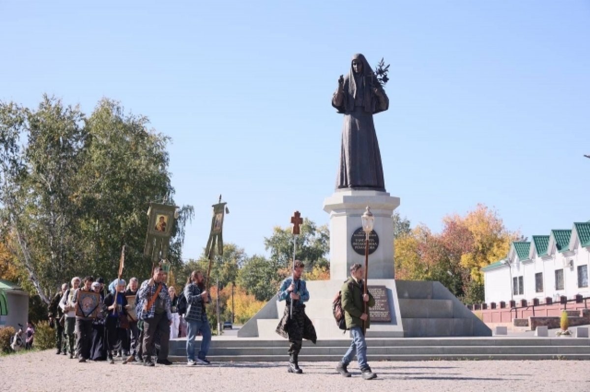    Верующие на Урале вышли на Симеоновский крестный ход до Верхотурья