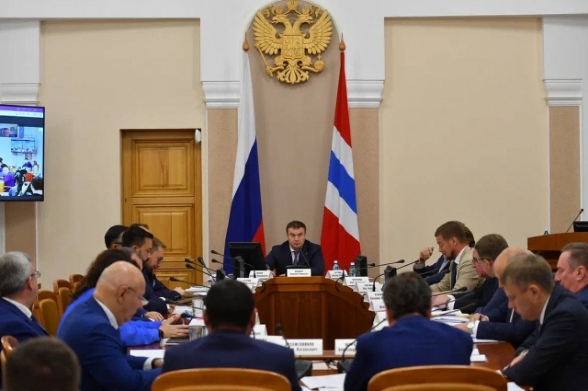    Хоценко провёл совещание по вопросу отопительного сезона в Омской области