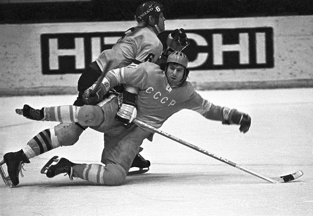 Харламов хоккей. Валерий Харламов 1972. Харламов Валерий хоккеист. Валерий Харламов матч с Канадой 1972. Валерий Харламов суперсерия 1974.