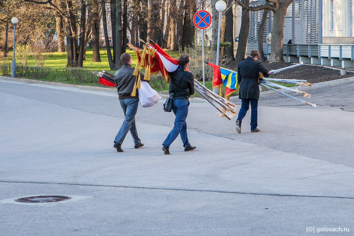 Подглядывание за девушками крупным планом