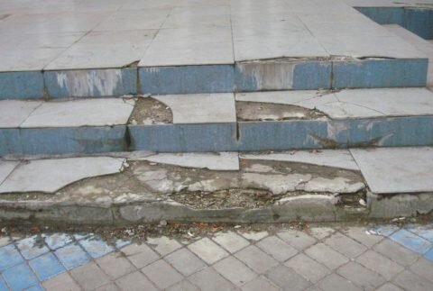  Многие разрушенные бетонные лестницы можно восстановить