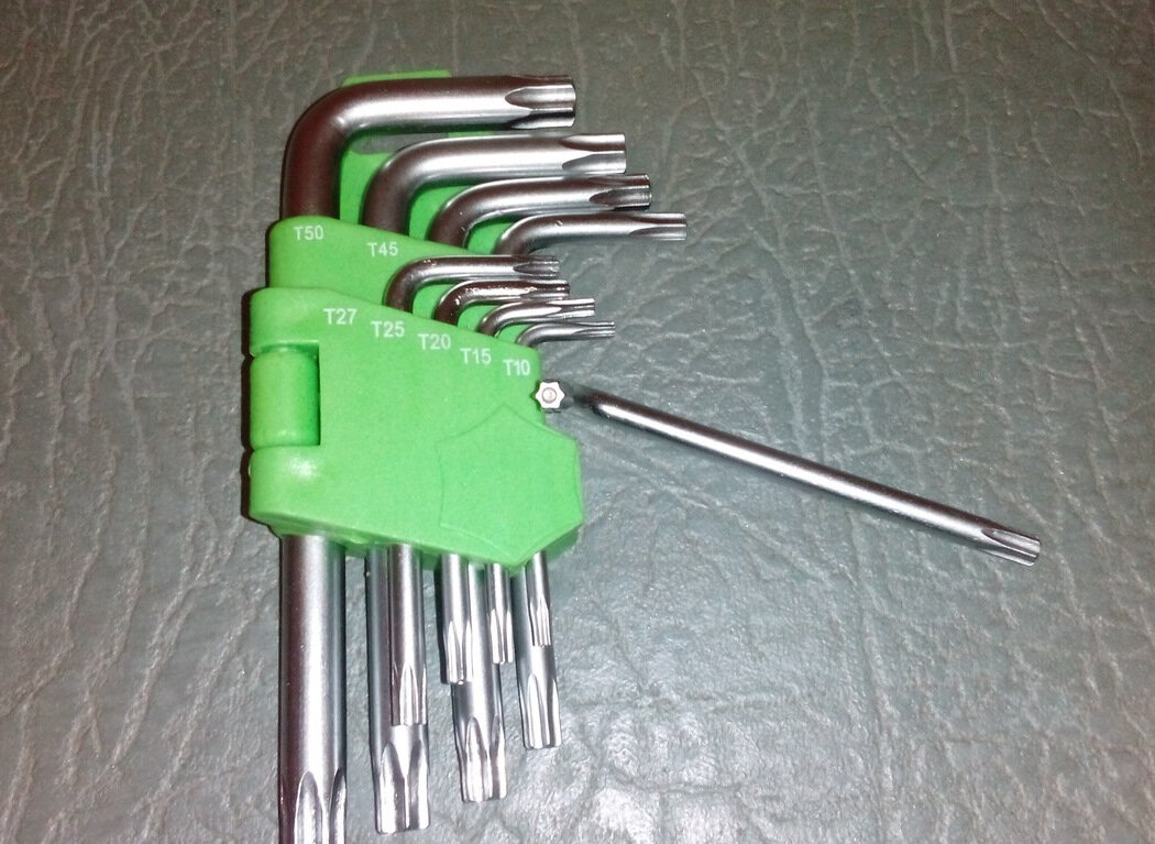 меня спасает недорогой но довольно крепкий наборчик…