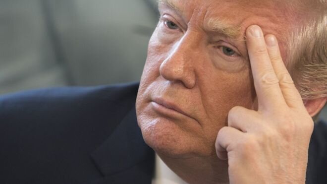 Изображение с изображениями GETTY IMAGES Image caption Президент Трамп заявил, что военное вмешательство, скорее всего, произойдет в ближайшем будущем