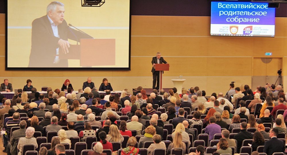 Вселатвийское родительское собрание. Слово взял Александр Гапоненко