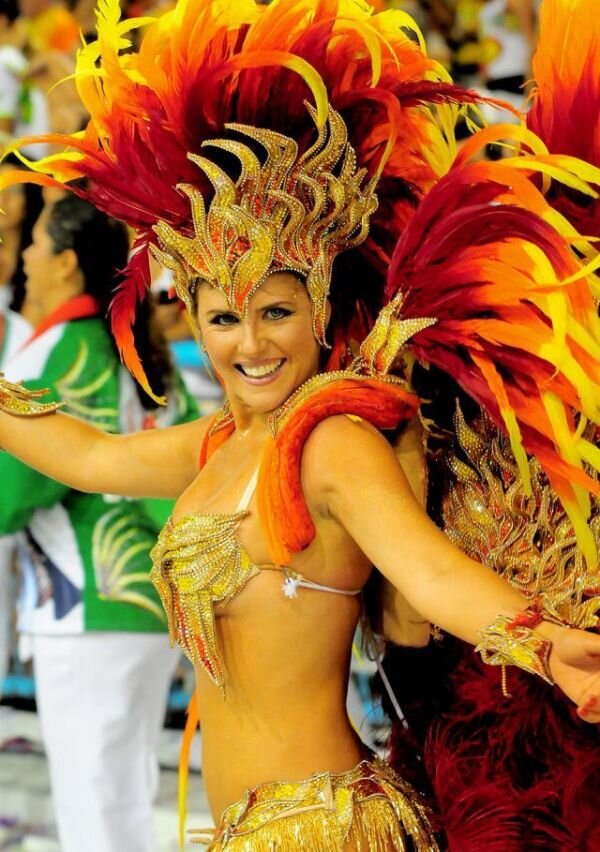 Бразильский зной. Самые красивые девушки легендарного карнавала