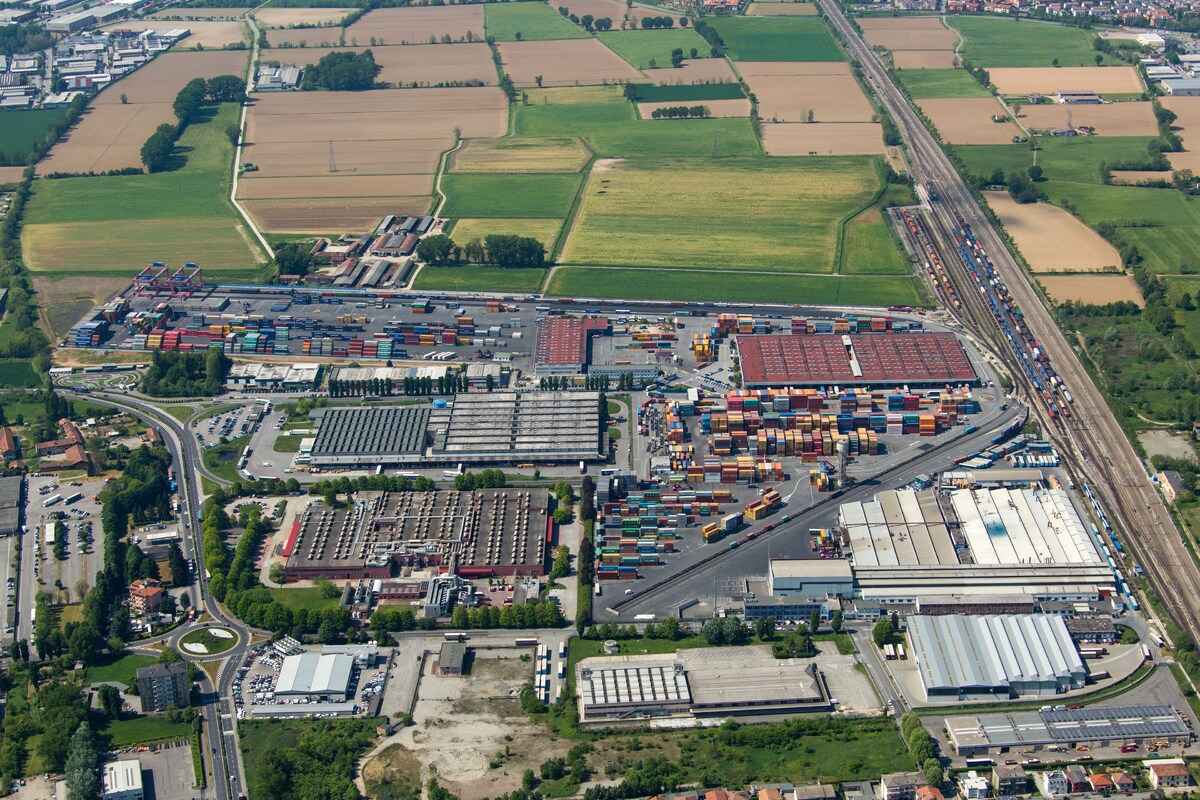 Грузовой терминал Contship Italia's Rail Hub Milano (RHM) в Милане