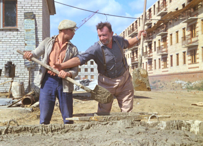 Операция ы напарник. Операция ы и другие приключения шурика стройка. Операция ы на стройке. Операция ы на стройке. Операция ы на стройке.