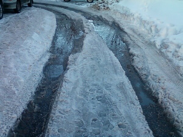 Зимняя колея изо льда 