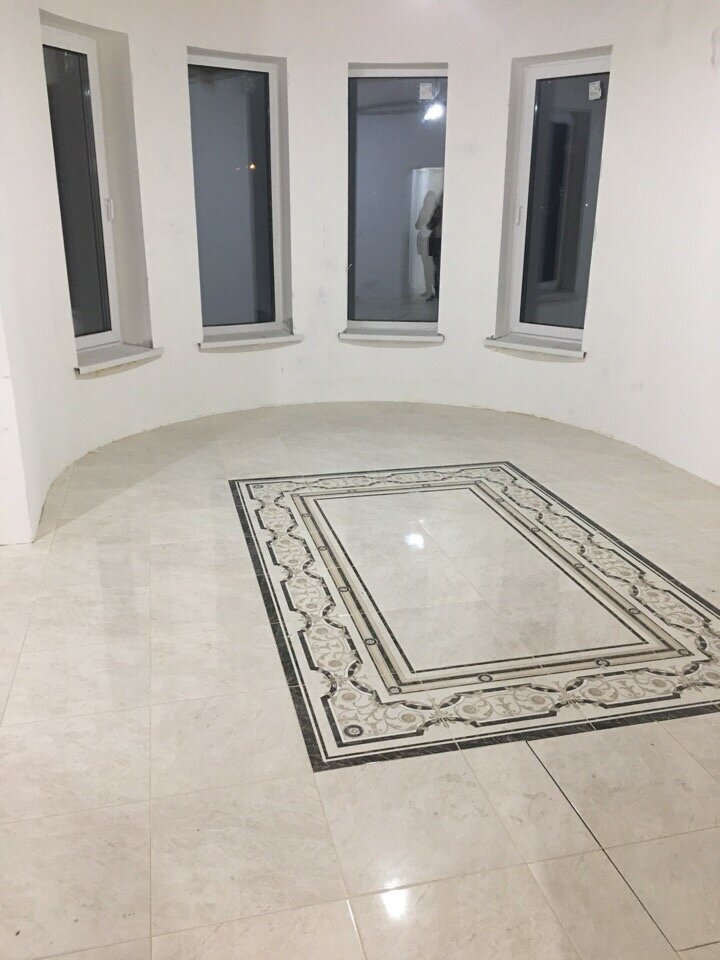 Стелы то же не доделаны, в обеденной зоне будем делать фактурную штукатурку + покраску закажем у художника какого нибудь.