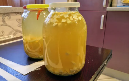 Фото: https://braga24.ru/proverennyj-recept-hrenovuhe-na-samogone