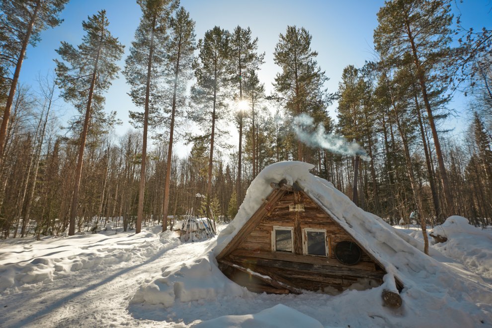 Хижина лесника зима