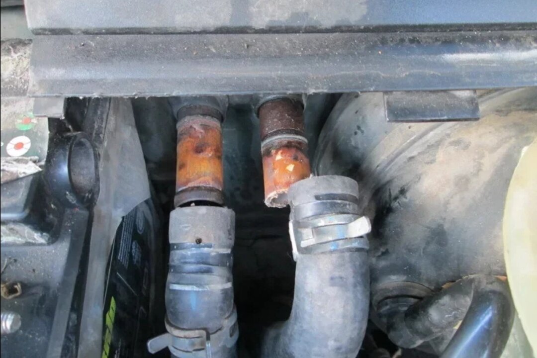 Правый вход, левый выход