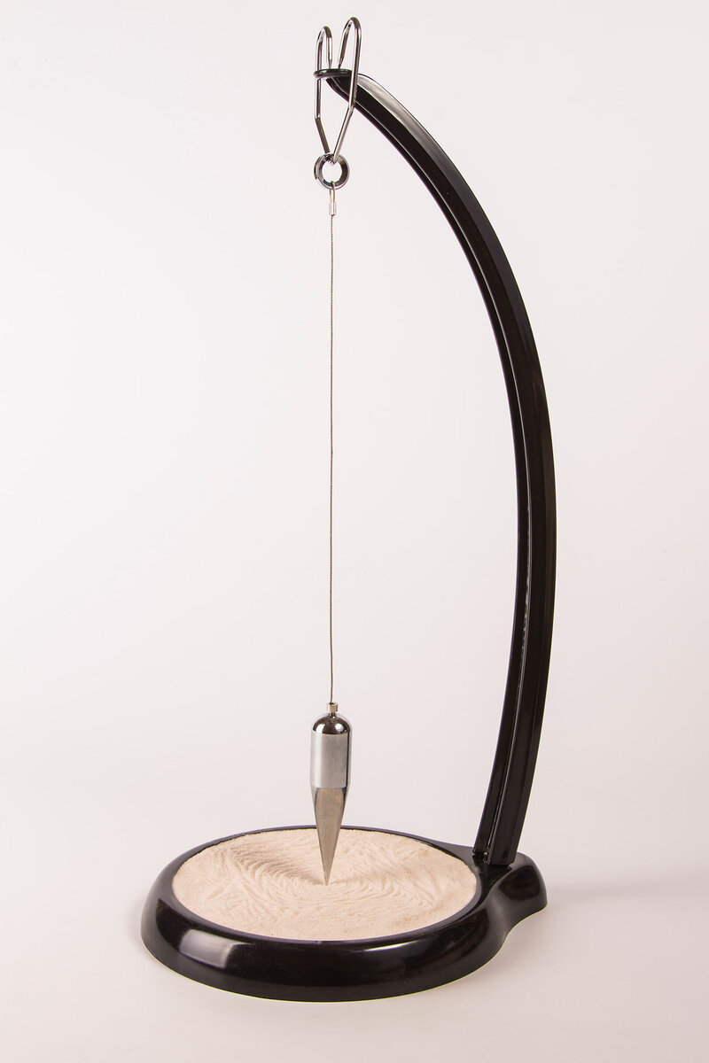 Математический маятник. Источник: motionlamps.ru