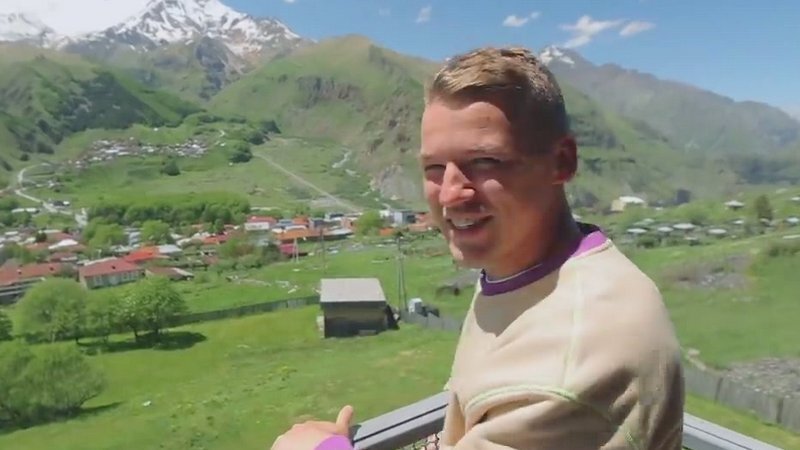 Кирилл остановился в горах Грузии 