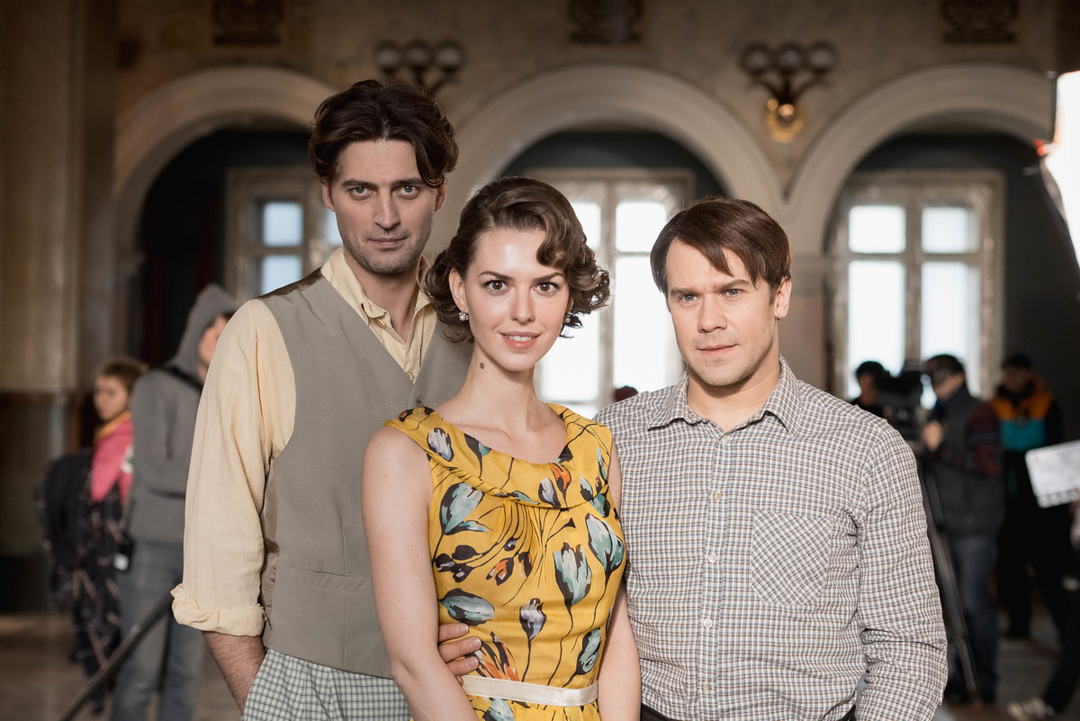 The на русском. Русские горки сериал 2021. Иван Колесников русские горки. Русские горки сериал 2018. Татьяна Арцеулова сценарист