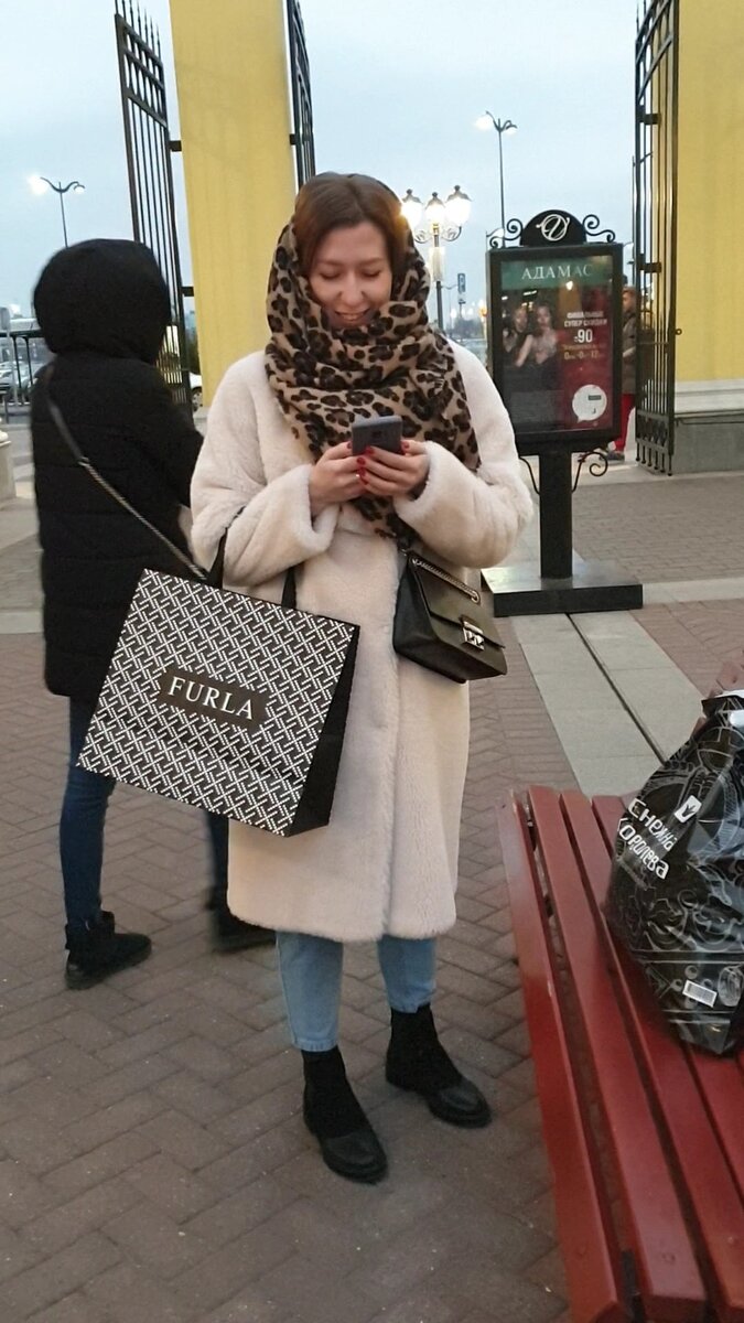 Лучшие подарки все равно мы делаем сами себе))